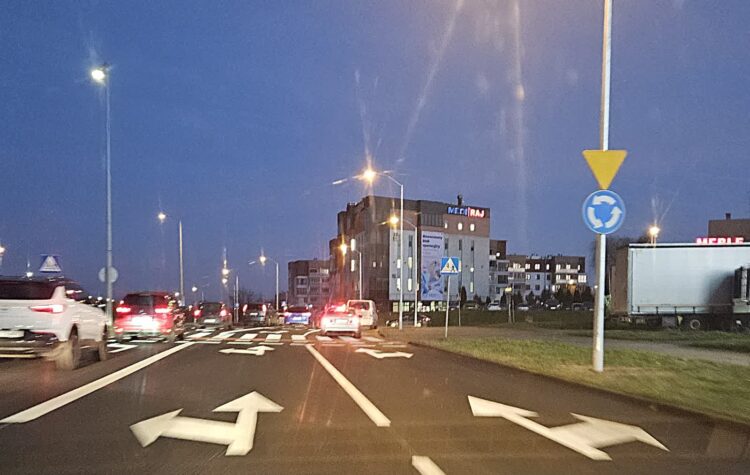 Przejście na Niepodległości i zmiany na Górczyńskiej. Patrzcie na znaki Radio Zachód - Lubuskie