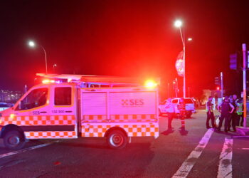 Tragedia na słynnej plaży w Sydney. Zamachowcy otworzyli ogień podczas obchodów Chanuki 11 Strzelanina na plaży. Fot. PAP/EPA/MICK TSIKAS