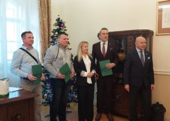 Podwyżki dla pracowników jednostek budżetowych 22 Podwyżki dla pracowników jednostek budżetowych Radio Zachód - Lubuskie