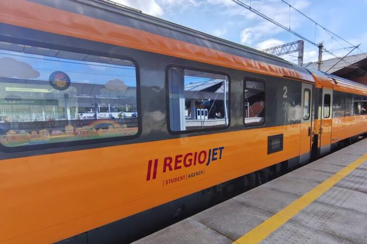 Czesi muszą się tłumaczyć z odwołania połączeń między Poznaniem a Warszawą 9 Fot. Kolejowy Portal/FB