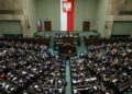 Posłowie na sali obrad Sejmu, fot. PAP/Paweł Supernak