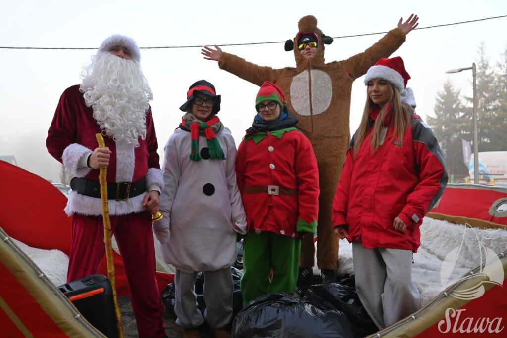 Wizyta Mikołaja u sławskich dzieci 1 Mikołaj w Sławie