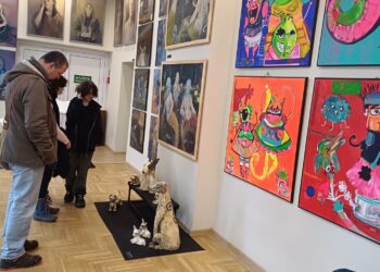 "Plastyk" świętuje 50-lecie. Dyrektor: Musimy sprostać wyzwaniom 10 Obchody 50-lecia szkoły w Państwowym Liceum Sztuk Plastycznych w Zielonej Górze (fot. Piotr Bakselerowicz)