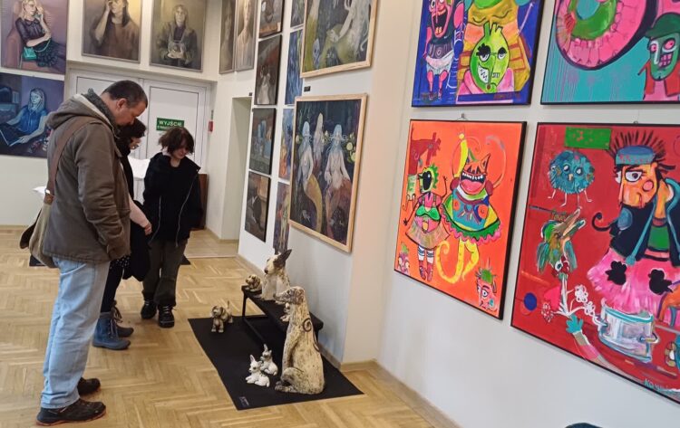 "Plastyk" świętuje 50-lecie. Dyrektor: Musimy sprostać wyzwaniom 9 Obchody 50-lecia szkoły w Państwowym Liceum Sztuk Plastycznych w Zielonej Górze (fot. Piotr Bakselerowicz)