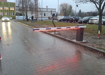 Opłaty już obowiązują. Za parkowanie przy szpitalu w Gorzowie trzeba zapłacić 13 Opłaty już obowiązują. Za parkowanie przy szpitalu w Gorzowie trzeba zapłacić Radio Zachód - Lubuskie