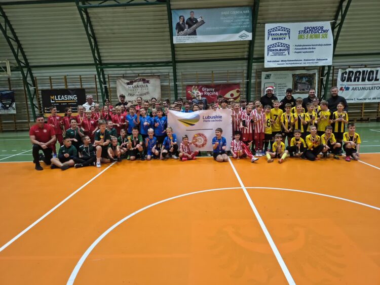 Sława wygrała w mikołajkowym turnieju 9 Turniej Orliki