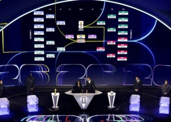 Jest dokładny terminarz mundialu. Jeśli Polacy awansują, to swój pierwszy mecz rozegrają 14 czerwca 12 Losowanie grup. Fot. EPA/SHAWN THEW