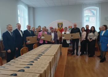 Laptopy dla szkół powiatu żagańskiego 12 fot. K.Gonera