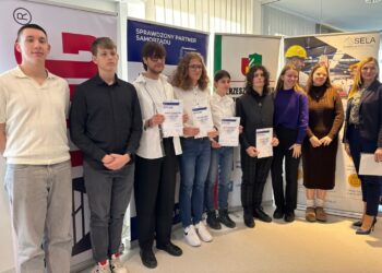 Wręczenie nagród za najlepsze wyniki w regionalnym etapie olimpiady statystycznej (fot. US Zielona Góra)