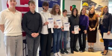 Wręczenie nagród za najlepsze wyniki w regionalnym etapie olimpiady statystycznej (fot. US Zielona Góra)