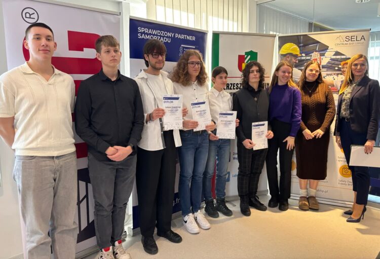 Wręczenie nagród za najlepsze wyniki w regionalnym etapie olimpiady statystycznej (fot. US Zielona Góra)