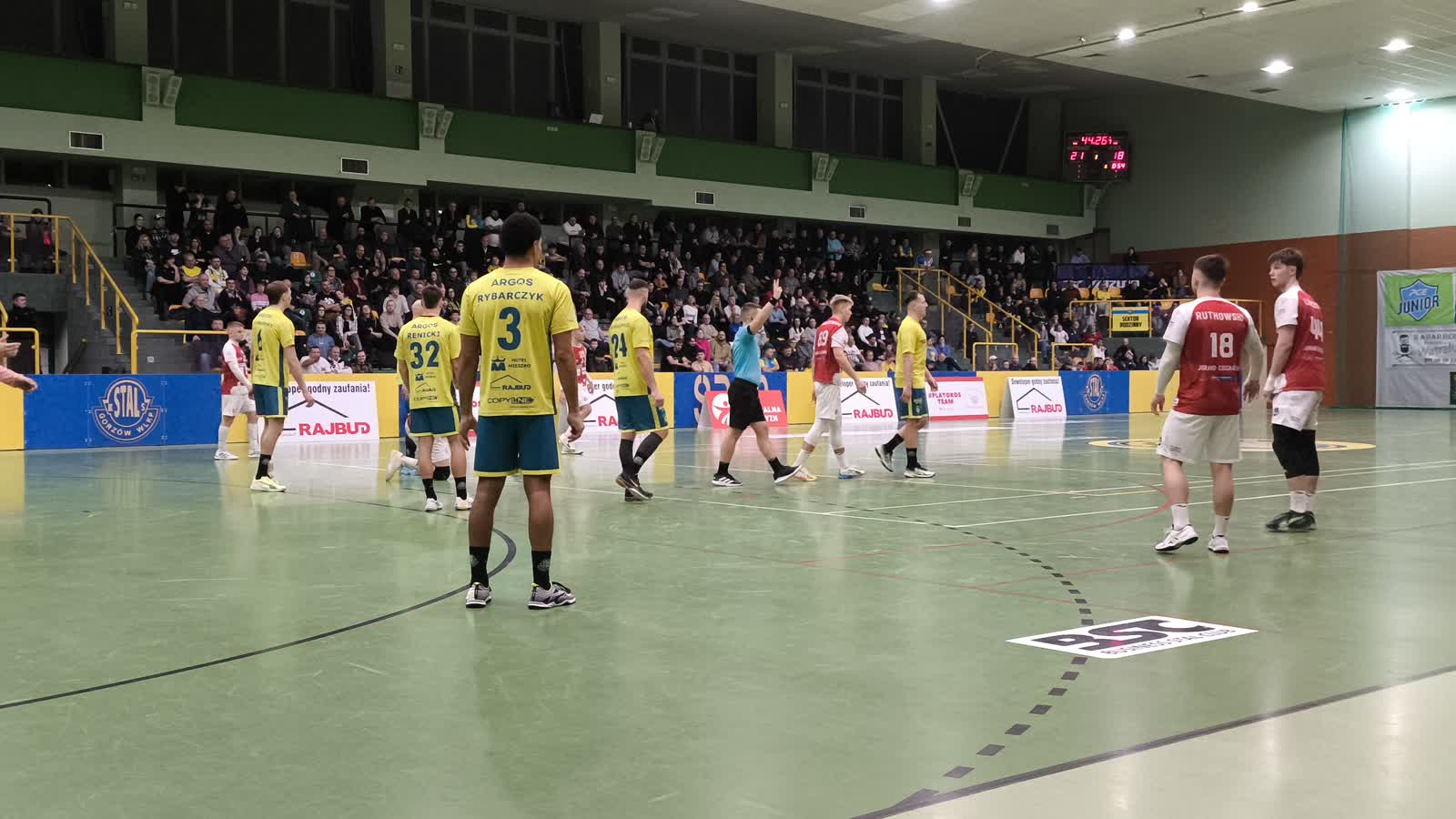 Stal niemrawo zaczęła, ale dobrze skończyła. Młody bramkarz bohaterem gorzowian