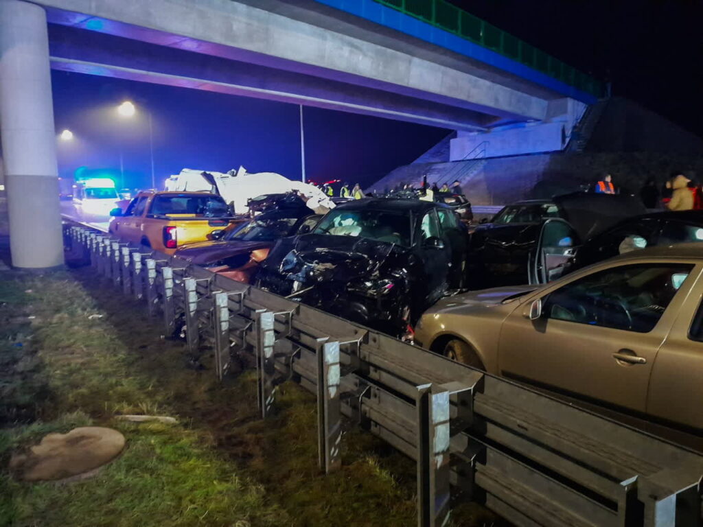 STOJESZYN LUBELSKIE KARAMBOL NA S19. Fot. PAP/KPP Janów Lubelski