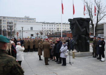 WARSZAWA DZIEŃ POLEGŁYCH I ZMARŁYCH W MISJACH. Fot. PAP/Leszek Szymański