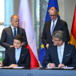 Premier Donald Tusk, kanclerz Niemiec Friedrich Merz, pełnomocnik rządu Federalnego Niemiec ds. kultury i mediów Wolfram Weimer i minister kultury i dziedzictwa narodowego Marta Cienkowska. Fot. PAP/Radek Pietruszka