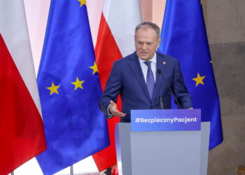 Tusk: Rząd nie planuje podnoszenia składki zdrowotnej 10 PAP/Rafał Guz