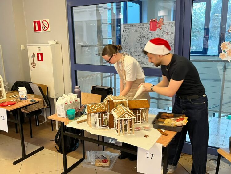 VII edycja konkursu na najlepszą budowlę z piernika na UZ [ZDJĘCIA] Radio Zachód - Lubuskie