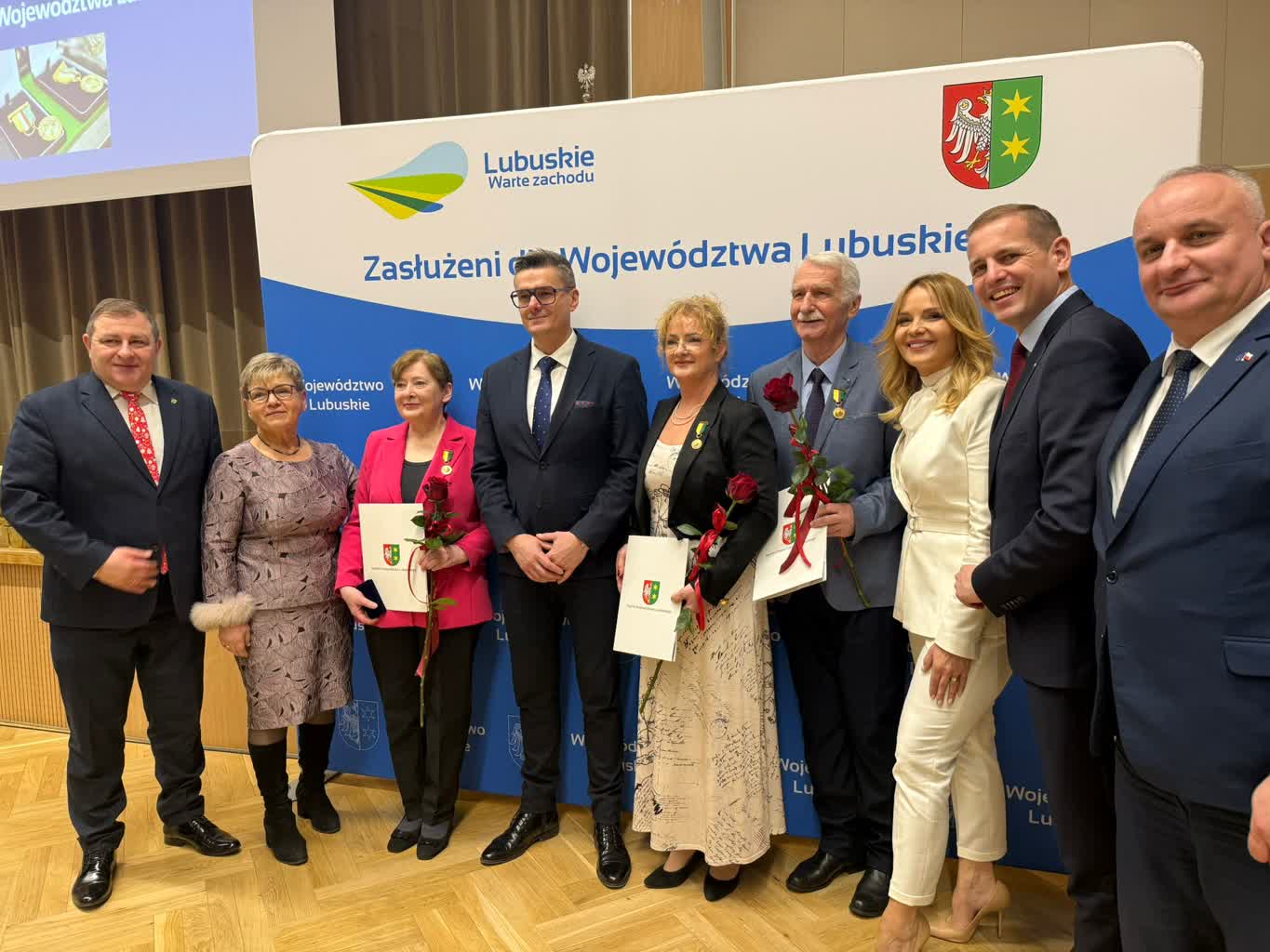 Sportowiec, pisarka i choreografka wyróżnieni medalami!