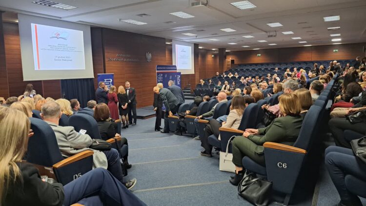 Odznaczenia, wyróżnienia i awanse dla lubuskich nauczycieli Radio Zachód - Lubuskie