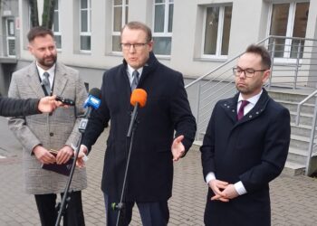 Konfederacja chce przywrócenia kas chorych 10 Konferencja prasowa lubuskich działaczy Konfederacji ws. systemu ochrony zdrowia (fot. Piotr Bakselerowicz)