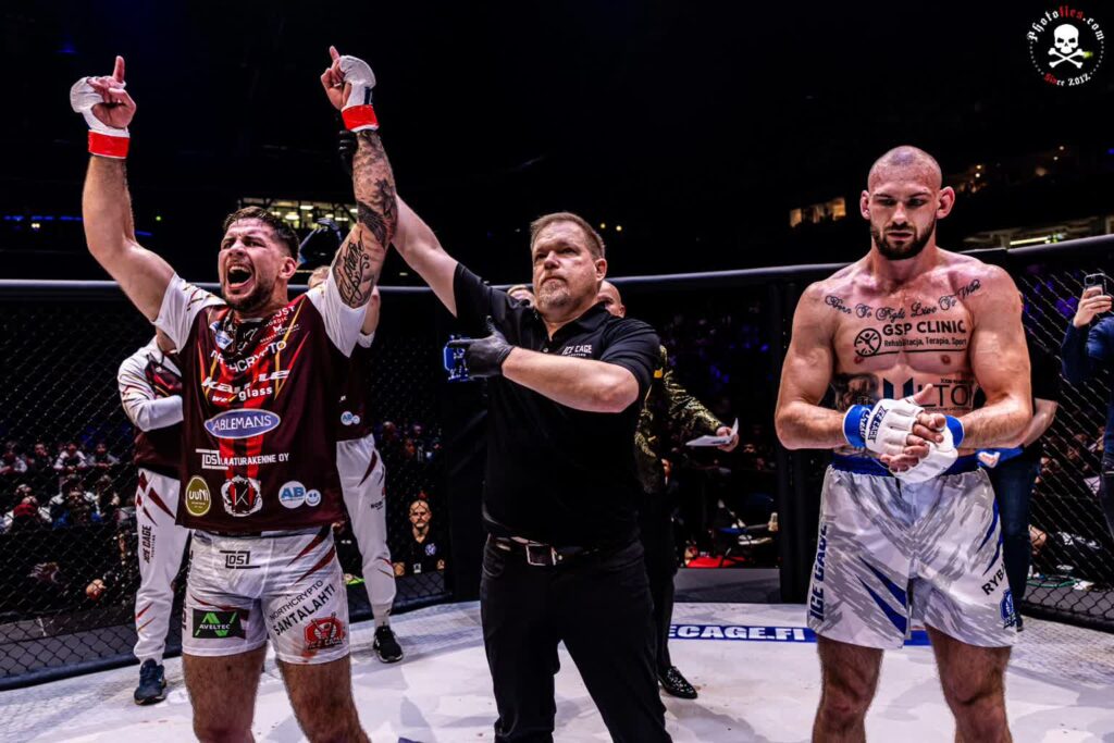 fot. Ice Cage Fighting