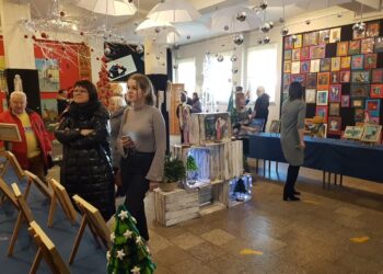 Kiermasz w zielonogórskim "Plastyku"