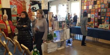 Kiermasz w zielonogórskim "Plastyku"