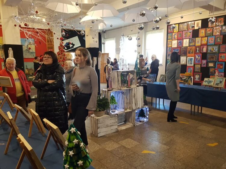 Kiermasz w zielonogórskim "Plastyku"