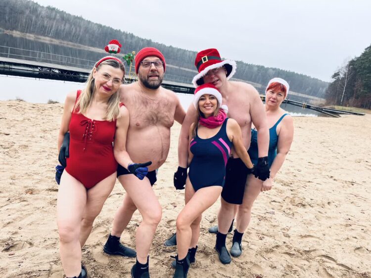 Czwarte Mikołajkowe Morsowanie w Nierzymiu Radio Zachód - Lubuskie