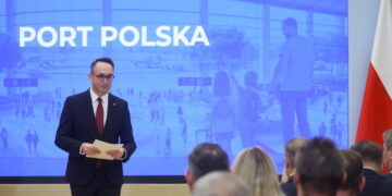 Minister infrastruktury Dariusz Klimczak (PAP/Leszek Szymański)