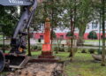 MASZEWO IPN DEMONTAŻ SOWIECKIEGO OBELISKU. Fot. PAP/Marcin Bielecki