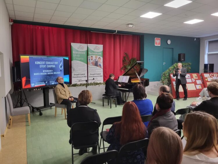 Utwory Chopina wybrzmiały w Zespole Szkół Zawodowych PBO Radio Zachód - Lubuskie