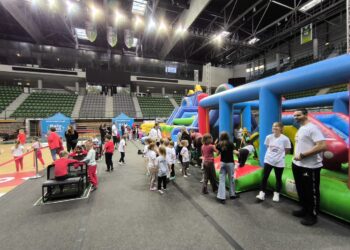 Dzieci z zielonogórskich szkół i przedszkoli wzięły udział w Dniu Sportu z Zastalem 10 fot. Paweł Górski