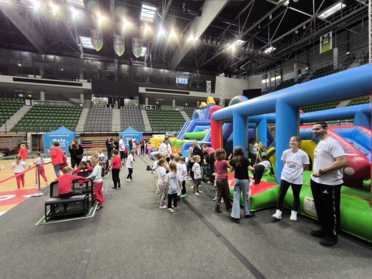 Dzieci z zielonogórskich szkół i przedszkoli wzięły udział w Dniu Sportu z Zastalem 9 fot. Paweł Górski