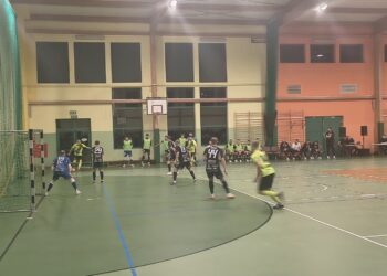 Faworyt przyjechał i zrobił swoje, ale świdniczanie strzeli mu gola 10 fot. Jakub Lesiński