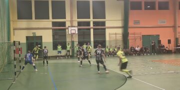 Faworyt przyjechał i zrobił swoje, ale świdniczanie strzeli mu gola fot. Jakub Lesiński