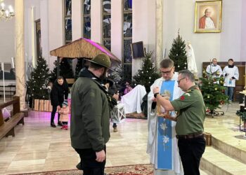 W Zielonej Górze rozbłysło Betlejemskie Światło Pokoju [ZDJĘCIA] Radio Zachód - Lubuskie