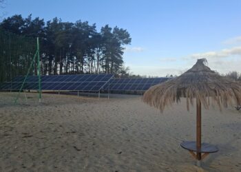 Panele fotowoltaiczne zasilą lubski basen 10 fot. Urząd Masta Lubsko