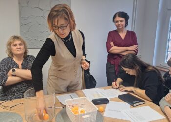 Losowanie zdecydowało o kolejności przyznania mieszkań do remontu 16 Losowanie zdecydowało o kolejności przyznania mieszkań do remontu Radio Zachód - Lubuskie