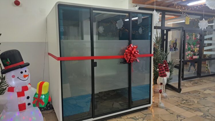 Pierwsza kabina wyciszająca stanęła w szkole nr 21 w Gorzowie Radio Zachód - Lubuskie