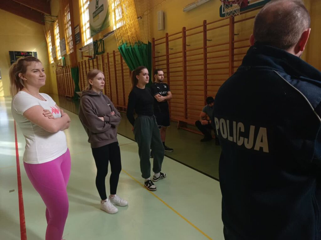 Darmowy trening z żarską policją fot. K.Gonera