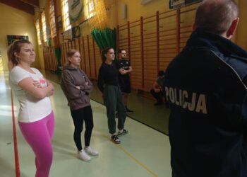 Darmowy trening z żarską policją 12 fot. K.Gonera