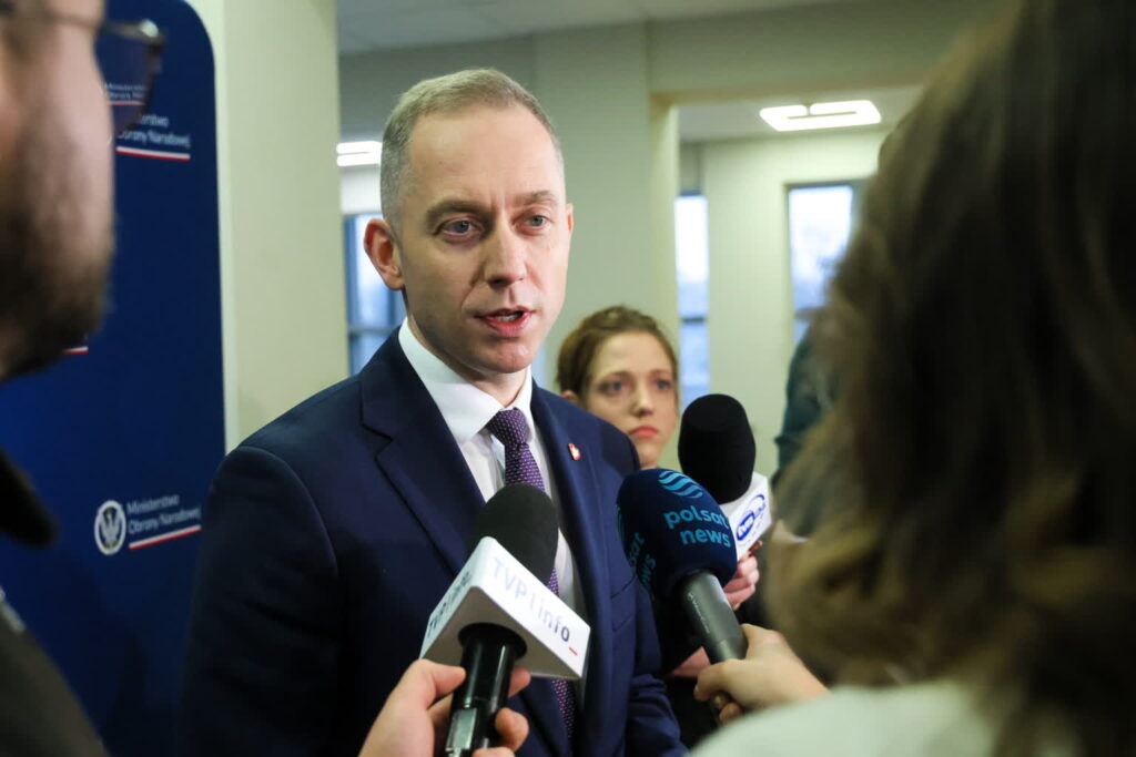 Wiceszef MON o przekazaniu Ukrainie samolotów MIG-29 Cezary Tomczyk, wiceszef MON (PAP/Rafał Guz)