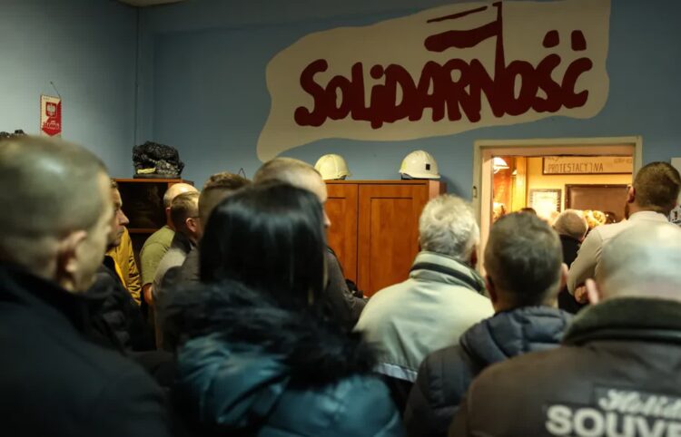 Msza dla rodzin protestującyc górników w Czechowicach-Dziedzicach Fot. PAP/Jarek Praszkiewicz