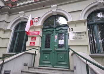 Co dalej z wynajmem kamienicy przy al. Niepodległości? Miasto chce zrezygnować Radio Zachód - Lubuskie