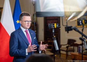 Szymon Hołownia nie będzie szefem Polski 2050. Eksperci o rezygnacji 11 Fot. Szymon Hołownia/FB