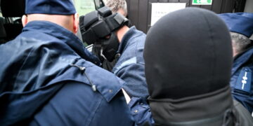 Piotr K. wyprowadzany z siedziby Prokuratury Okręgowej w Słupsku Fot. PAP/Piotr Kowala