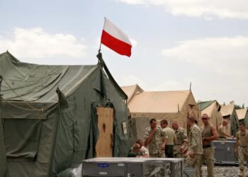 Baza Warrior położona na terenie dawnego fortu brytyjskiego z XIX wieku to baza, w której obok żołnierzy amerykańskich służbę pełni także kilkudziesięciu żołnierzy z 17 Wielkopolskiej Brygady Zmotoryzowanej z Międzyrzecza. Fot. PAP/Jerzy Undro