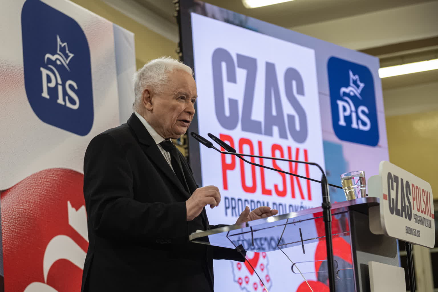 Jarosław Kaczyński: w programie PiS ma być zakaz łączenia pracy w publicznej i prywatnej ochronie zdrowia