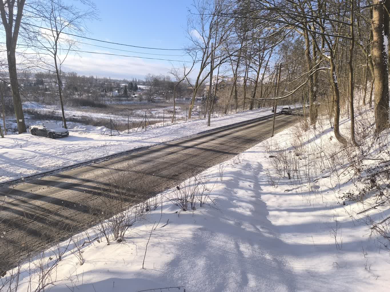 Obfite opady śniegu w Gorzowie – trudne warunki na drogach